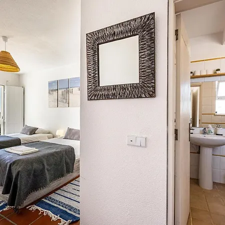 Chiringuito House - *